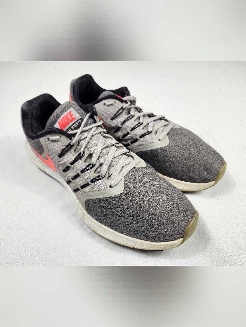 Nike Run Swift Women's Sz 10 Gray and Coral Athletic Running Shoes